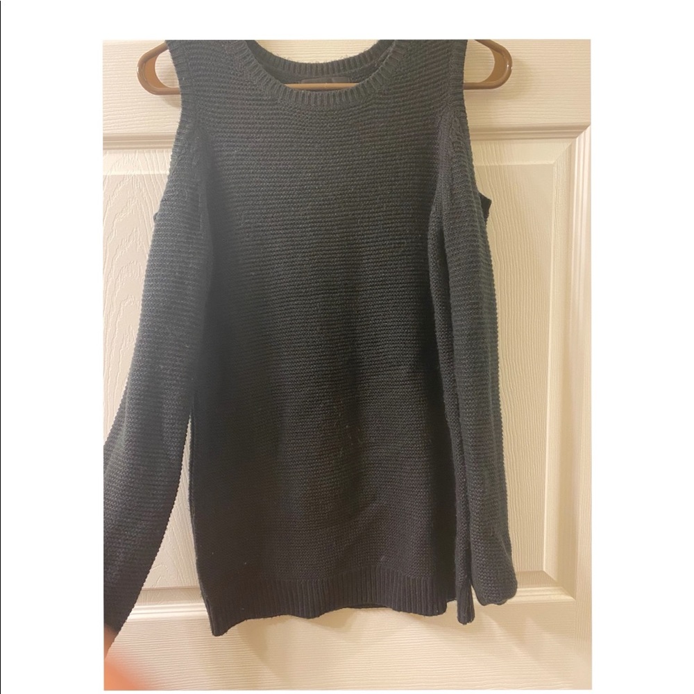 Cold shoulder tunic sweater size xs